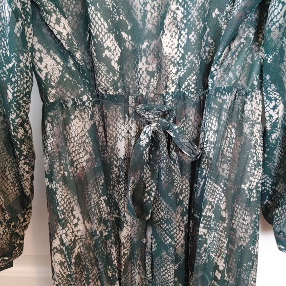 Ava & Viv Long Green & White Flowy Pleated Dress! Size 1x - Picture 9 of 12